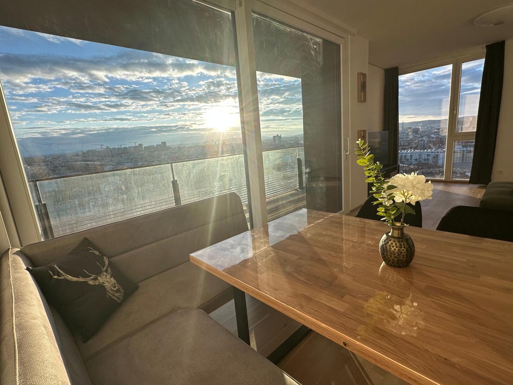 Panorama Sky Apartment I Rooftop Pool I Metro Station Vienna Exterior photo